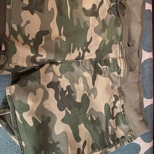 Women’s large camo shorts